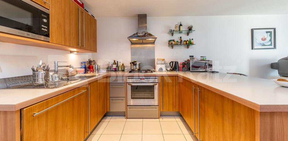 Stunning modern 2 bed 2 bath in a portered development mins to tube  Eden Grove, Holloway